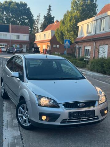Ford focus Automaat benzine beschikbaar voor biedingen
