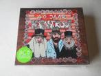 3 CD BOX - Katastroof ‎– 40 Jaar Katastroof - NIEUW IN FOLLI, Cd's en Dvd's, Ophalen of Verzenden, Zo goed als nieuw, Pop, Boxset