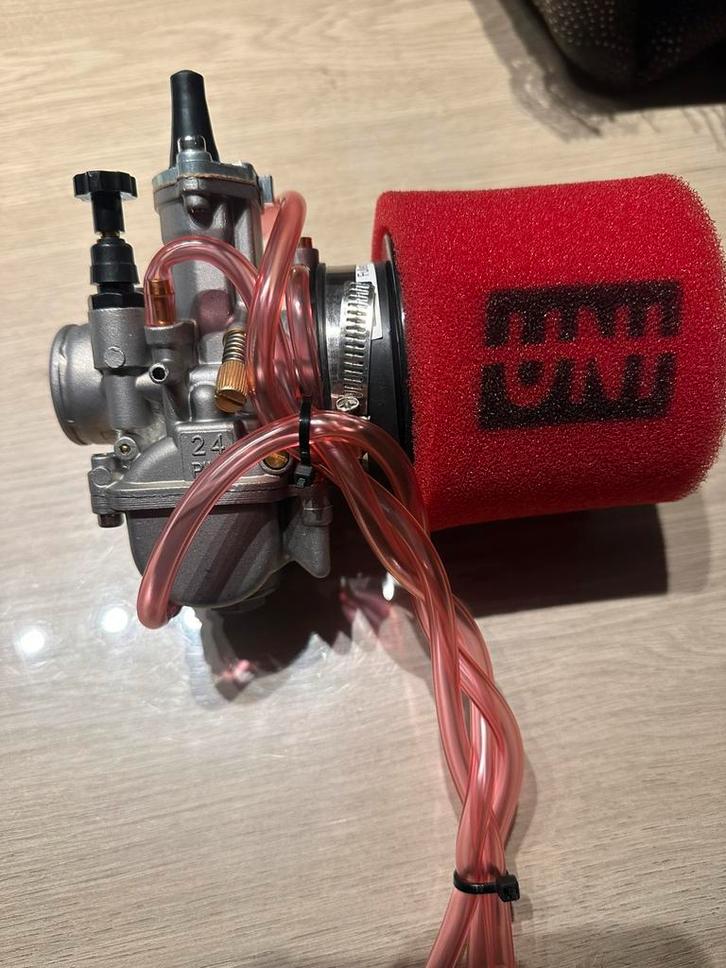 24 pwk carburateur met powerfilter, Fietsen en Brommers, Brommeronderdelen | Algemeen, Zo goed als nieuw, Carburateur, Ophalen of Verzenden