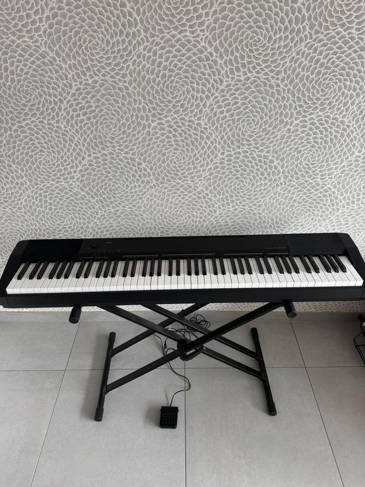 Casio CDP-130 digitale piano - 88 toetsen + accessoires, Musique & Instruments, Pianos, Comme neuf, Piano, Enlèvement