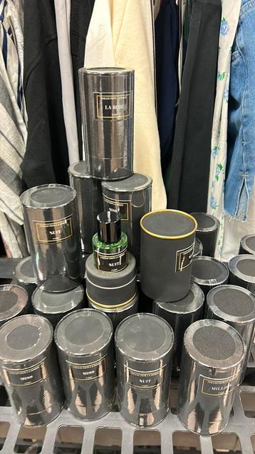 Lot parfums 4€ beschikbaar voor biedingen