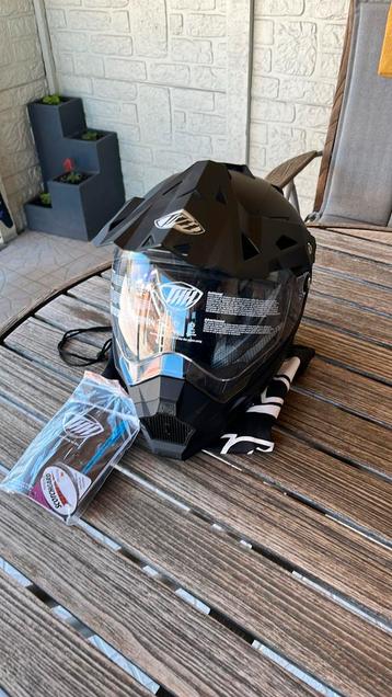 Nieuwe THH TX-28 dual-sport helm beschikbaar voor biedingen