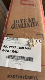 2 nieuwe radiators 3100W 1400mm op 600mm type 22, Doe-het-zelf en Bouw, Verwarming en Radiatoren, Ophalen, Zo goed als nieuw