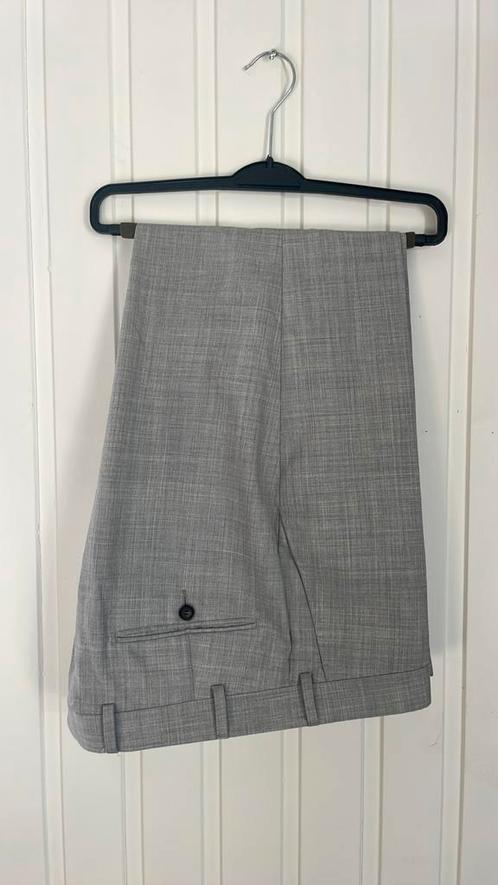 Pantalon de costume en « pure laine super 120 », Vêtements | Hommes, Pantalons, Comme neuf, Taille 52/54 (L), Enlèvement ou Envoi