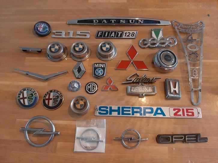 Vele emblemen oldtimers, Autos : Pièces & Accessoires, Petit matériel, Alfa Romeo, BMW, Fiat, Honda, Mini, Opel, Peugeot, Renault