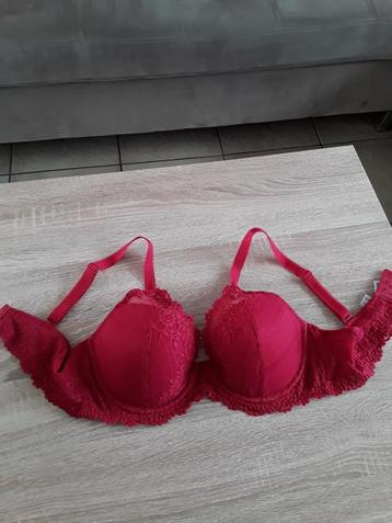 BH Wacoal 85B ,Hunkemoller 85C beschikbaar voor biedingen