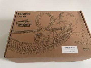 Dino racebaan met 2 wagens beschikbaar voor biedingen