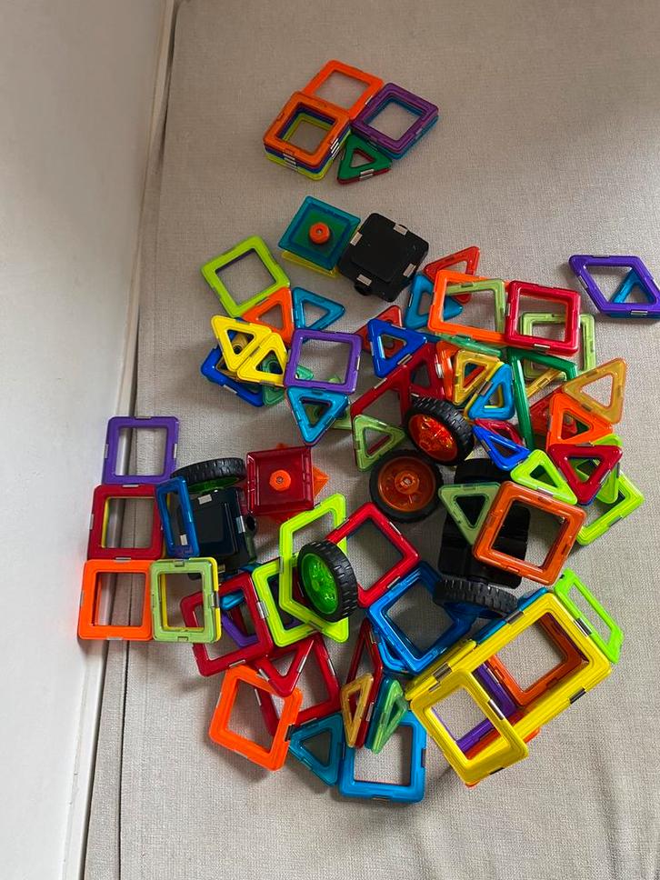 Magformers (+120stuks) Smart Magnetic Construction Set, Kinderen en Baby's, Speelgoed | Educatief en Creatief, Zo goed als nieuw