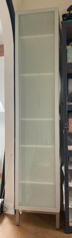 IKEA witte kolomkast met mat glazen deur, Gebruikt, Badkamer kast, Ophalen