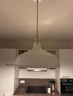 Stijlvolle hanglamp voor de keuken – wit met gouden accenten, Huis en Inrichting, Lampen | Hanglampen, Ophalen