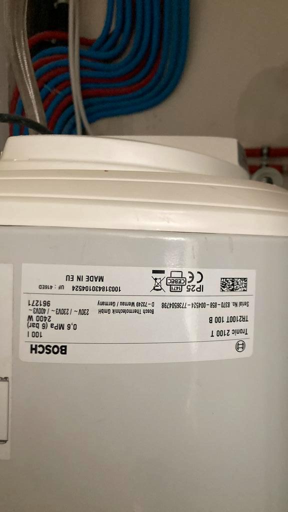 Chauffe-eau électrique BOSCH Tronic 2100T, Doe-het-zelf en Bouw, Chauffageketels en Boilers, Geiser, 3 t/m 5 jaar oud, Ophalen
