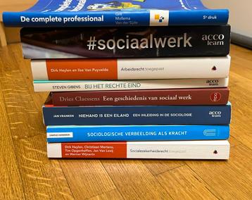Boek van het sociaal werk op AP hogeschool beschikbaar voor biedingen