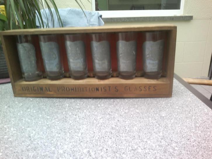 6 Oude glazen met tinnen embleem erop., Antiek en Kunst, Antiek | Glaswerk en Kristal, Ophalen of Verzenden