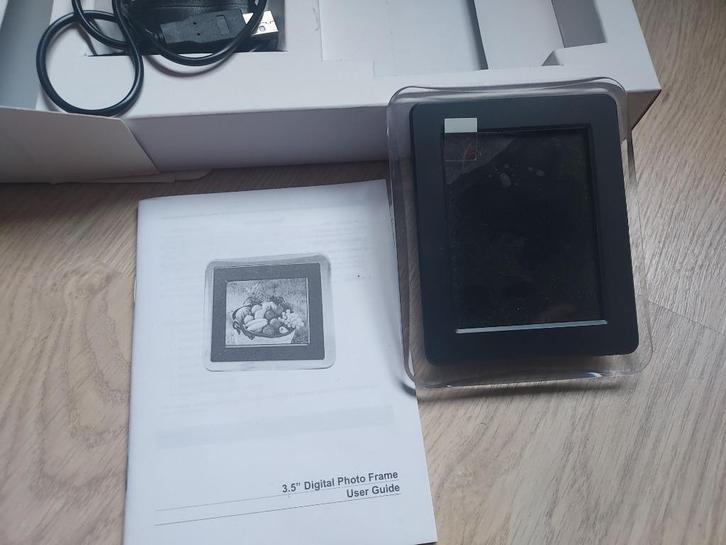 3.5 inch digitaal fotokader, Audio, Tv en Foto, Foto | Digitale fotokaders, Nieuw, Kleiner dan 8 inch, Ophalen of Verzenden