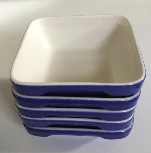 5 blauwe Porseleinen Ovenschaaltjes REVOL 2€/set, Huis en Inrichting, Keuken | Servies, Zo goed als nieuw, Effen, Porselein, Ophalen