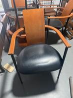 4 stoelen met zwart lederen zitvlak, Huis en Inrichting, Ophalen, Gebruikt, Bruin, Vier