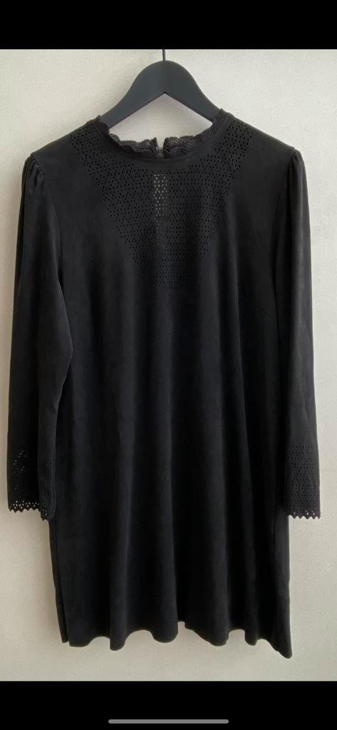 Elegant zwart kleedje Zara, Kleding | Dames, Jurken, Zo goed als nieuw, Maat 42/44 (L), Zwart, Knielengte, Ophalen