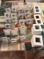 Lot de prises de courant, interrupteurs, dimmer Bcino, Doe-het-zelf en Bouw, Elektriciteit en Kabels, Ophalen, Gebruikt, Stekker