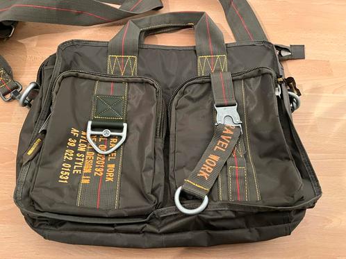Laptop -of schooltas KAKI kleur  NIEUW 💻💼💻💼, Computers en Software, Laptoptassen, Nieuw, Aktetas, Ophalen