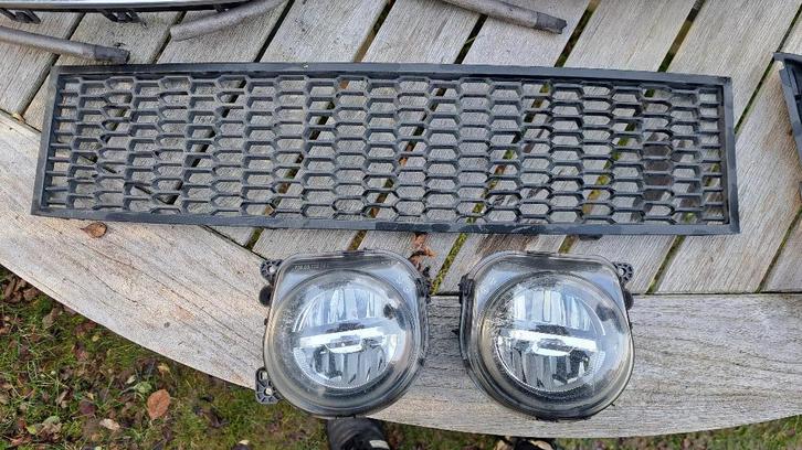 pièces BMW F11-F10 feux anti-brouillard + grille capot, Autos : Pièces & Accessoires, Carrosserie & Tôlerie, Pare-chocs, BMW, Gauche