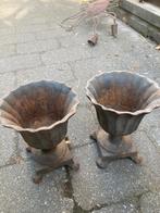 2 kleine gietijzer vaasjes, Ophalen of Verzenden