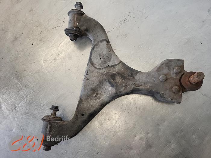 Draagarm links-voor van een Mercedes Vito, Auto-onderdelen, Ophanging en Onderstel, Mercedes-Benz, Gebruikt, 3 maanden garantie