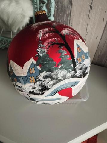 Grote kerstbal met de hand beschilderd  beschikbaar voor biedingen