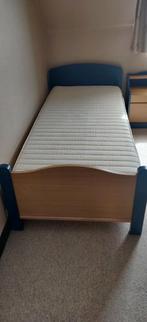 Kinderbed met latoflex en matras en nachtkastje., Ophalen of Verzenden, Matras