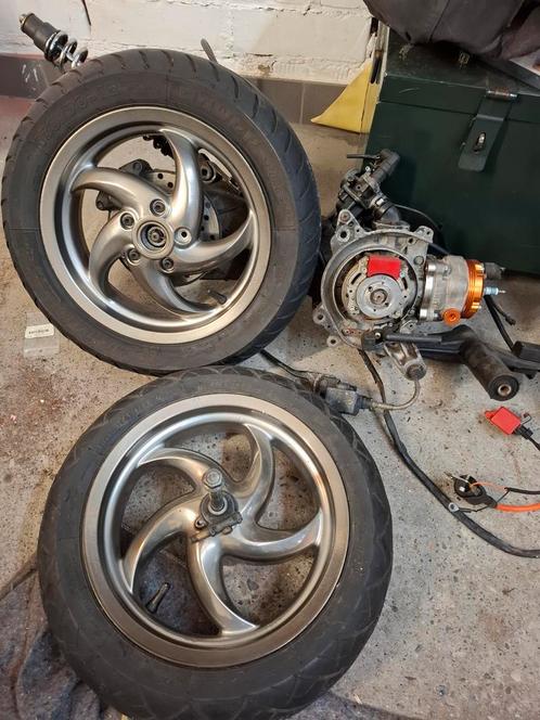 Gilera runner 50 cc 180 cc dd velgen black chrome nieuw, Fietsen en Brommers, Brommeronderdelen | Scooters, Zo goed als nieuw