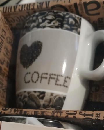 SET VAN 4 KOFFIETASSEN IN CADEAUVERPAKKING beschikbaar voor biedingen