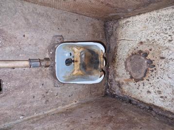 GEZOCHT: Drinkbak varkens, Enlèvement