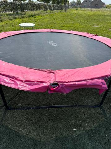 Trampoline beschikbaar voor biedingen