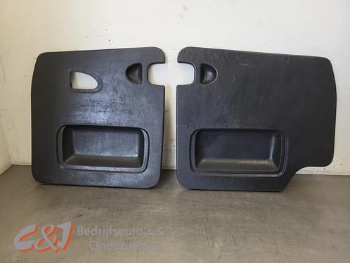 Bekleding achterdeur van een Renault Trafic, Auto-onderdelen, Interieur en Bekleding, Renault, Gebruikt, 3 maanden garantie, Ophalen of Verzenden