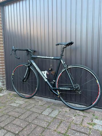 Koersfiets beschikbaar voor biedingen