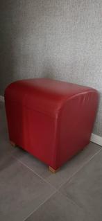 Rode lederen poef., Huis en Inrichting, Zetels | Voetbanken en poefs, Ophalen of Verzenden, Gebruikt