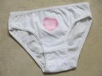 Een onderbroekje hartje, maat 122-128, NIEUW, Kinderen en Baby's, Ophalen of Verzenden, Nieuw, Meisje, Nacht- of Onderkleding