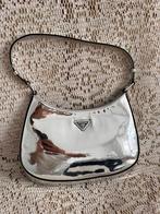 PRADA Cleo modeltas zilverkleurig leer, Handtassen en Accessoires, Tassen | Damestassen, Ophalen of Verzenden, Zo goed als nieuw