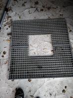 galvaniseer rooster  1op 1 meter met een opening, Doe-het-zelf en Bouw, Metalen, Ophalen of Verzenden, Zo goed als nieuw