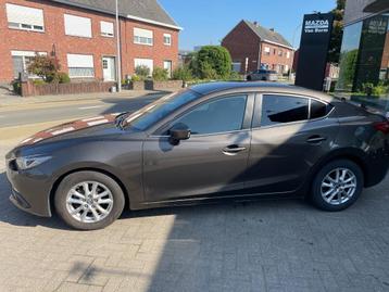 mazda 3 sedan benzine 1500cc disponible aux enchères