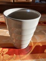 vaas / bloempot (beige-grijs) - 17 cm hoog, 14 cm diameter, Huis en Inrichting, Woonaccessoires | Vazen, Ophalen, Zo goed als nieuw