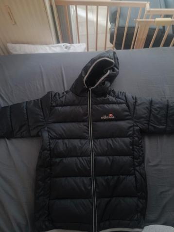 Veste ellesse taille s  beschikbaar voor biedingen