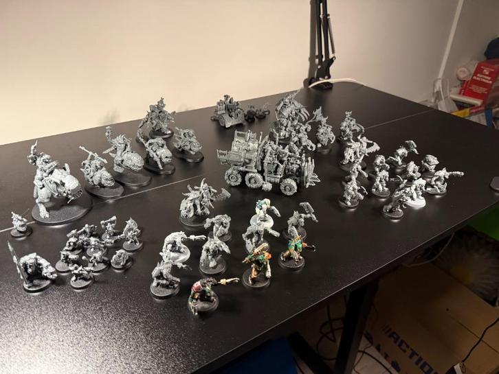 Warhammer 40k Ork Army (one month old), Hobby en Vrije tijd, Wargaming, Zo goed als nieuw, Warhammer 40000, Figuurtje(s), Ophalen