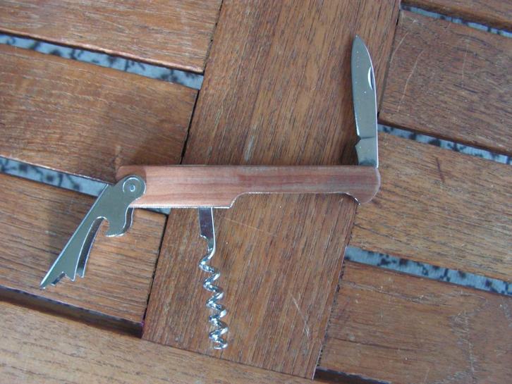 Zakmes met houten afwerking., Hobby en Vrije tijd, Overige Hobby en Vrije tijd, Zo goed als nieuw, Ophalen of Verzenden