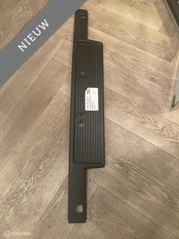 Bumperlijst origineel voor midden BMW 3serie E30 beschikbaar voor biedingen