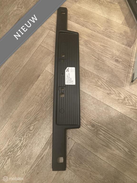 Bumperlijst origineel voor midden BMW 3serie E30, Auto-onderdelen, Carrosserie, BMW, Nieuw, Ophalen of Verzenden