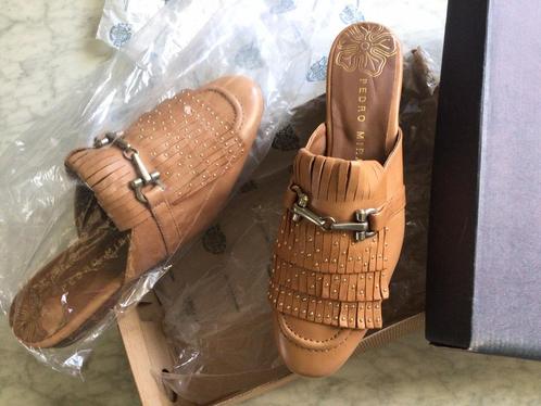 Instekers van Pedro Miralles maat 36,5 NIEUW, Kleding | Dames, Schoenen, Nieuw, Instappers, Bruin, Ophalen