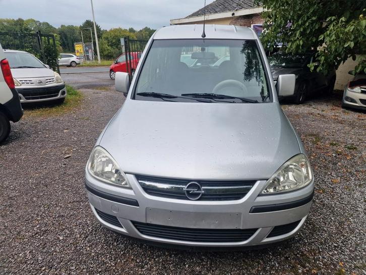 Opel combo 1.3 diesel 2008.5place euro 4. roul très bien, Auto's, Opel, Bedrijf, Te koop, Combo Tour, Diesel, Euro 4, Monovolume