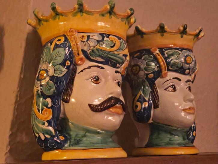 Twee prachtige Siciliaans vintage Moren koppen getekend, Antiek en Kunst, Curiosa en Brocante, Ophalen of Verzenden