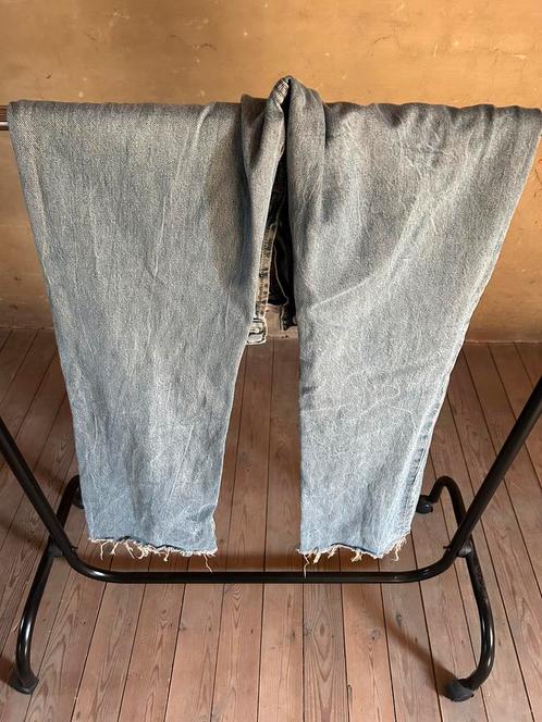 Jeansbroek Zara maat 36, Kleding | Dames, Broeken en Pantalons, Zo goed als nieuw, Maat 36 (S), Ophalen
