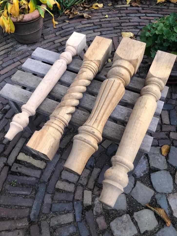 4 houten gedraaide eiken zuilen / poten / tafelpoten., Huis en Inrichting, Tafelonderdelen, Zo goed als nieuw, Tafelpoot, Rond